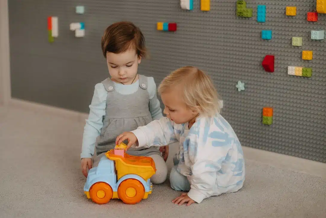 petite enfance bébés en crèche